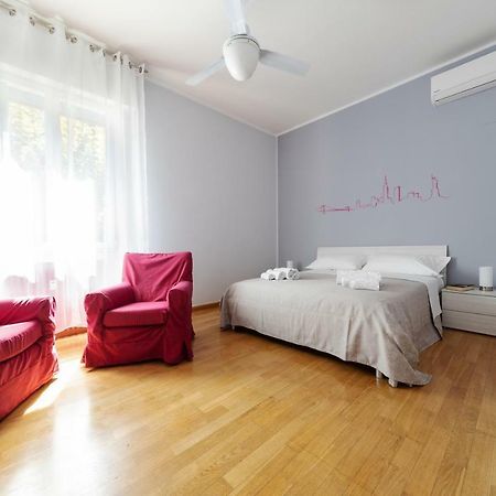 Sant'Orsola Colorful Huge Apartment Bologna Buitenkant foto